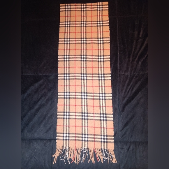 BURBERRY SCARF 🧣 - Picture 3 of 8